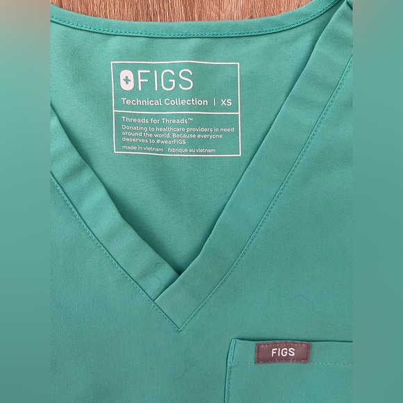 FIGS Catarina One Pocket Scrub Top EUC - Picture 8 of 9